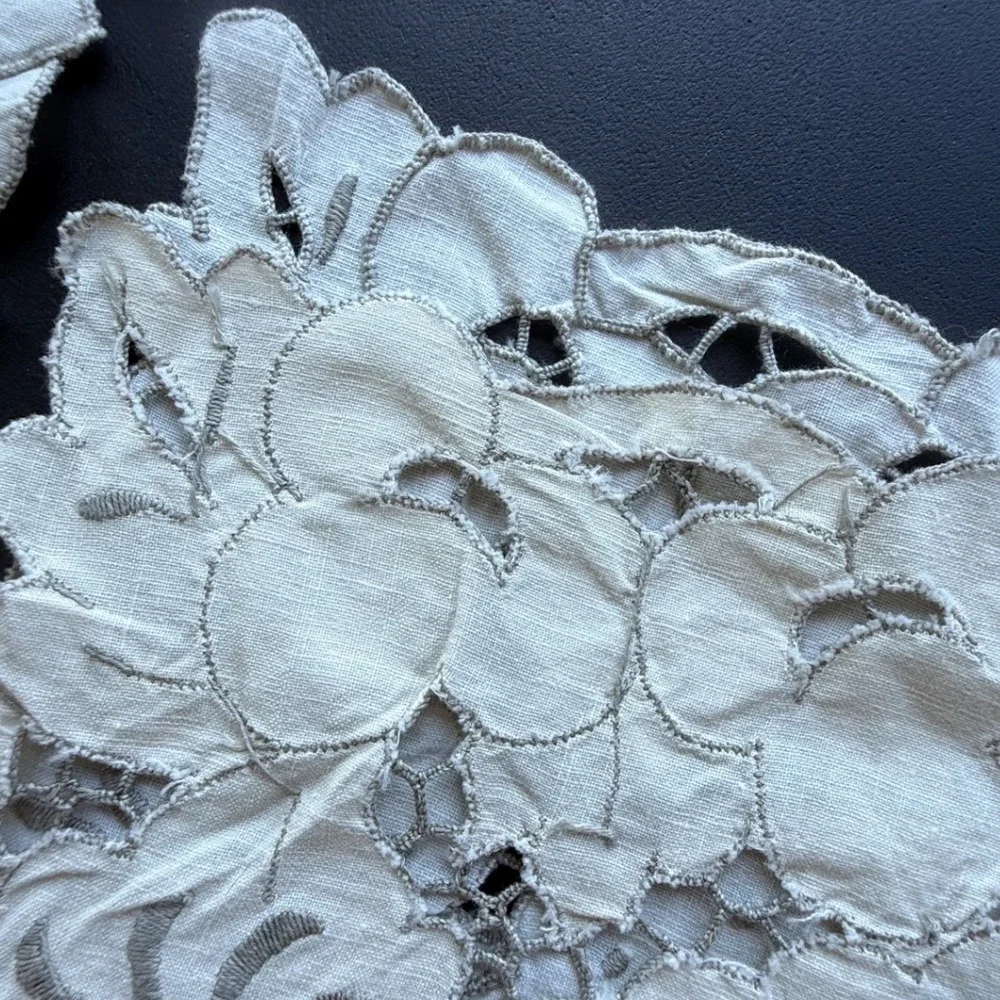 Vintage Off White Cutwork Lace Placemats Set 4 Floral Embroidery Scalloped Edge